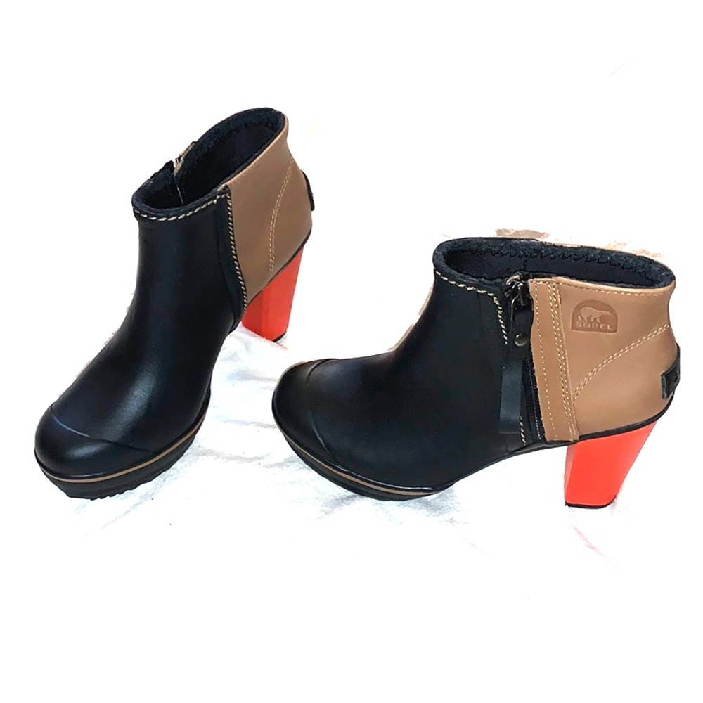 Sorel “Medina” rain boots